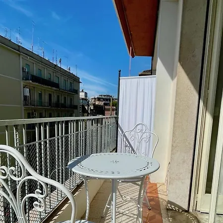 Le - Suites, Center! Guest house *